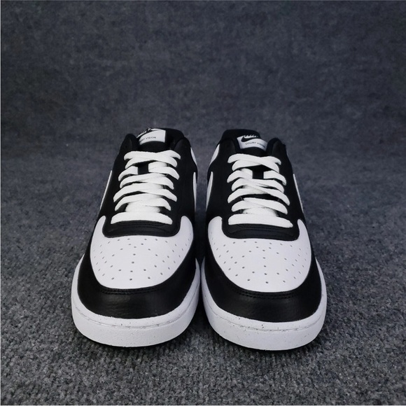 Nike Mens Size 11 Court Vision Low Black White Panda HM9862-001 - Picture 2 of 5
